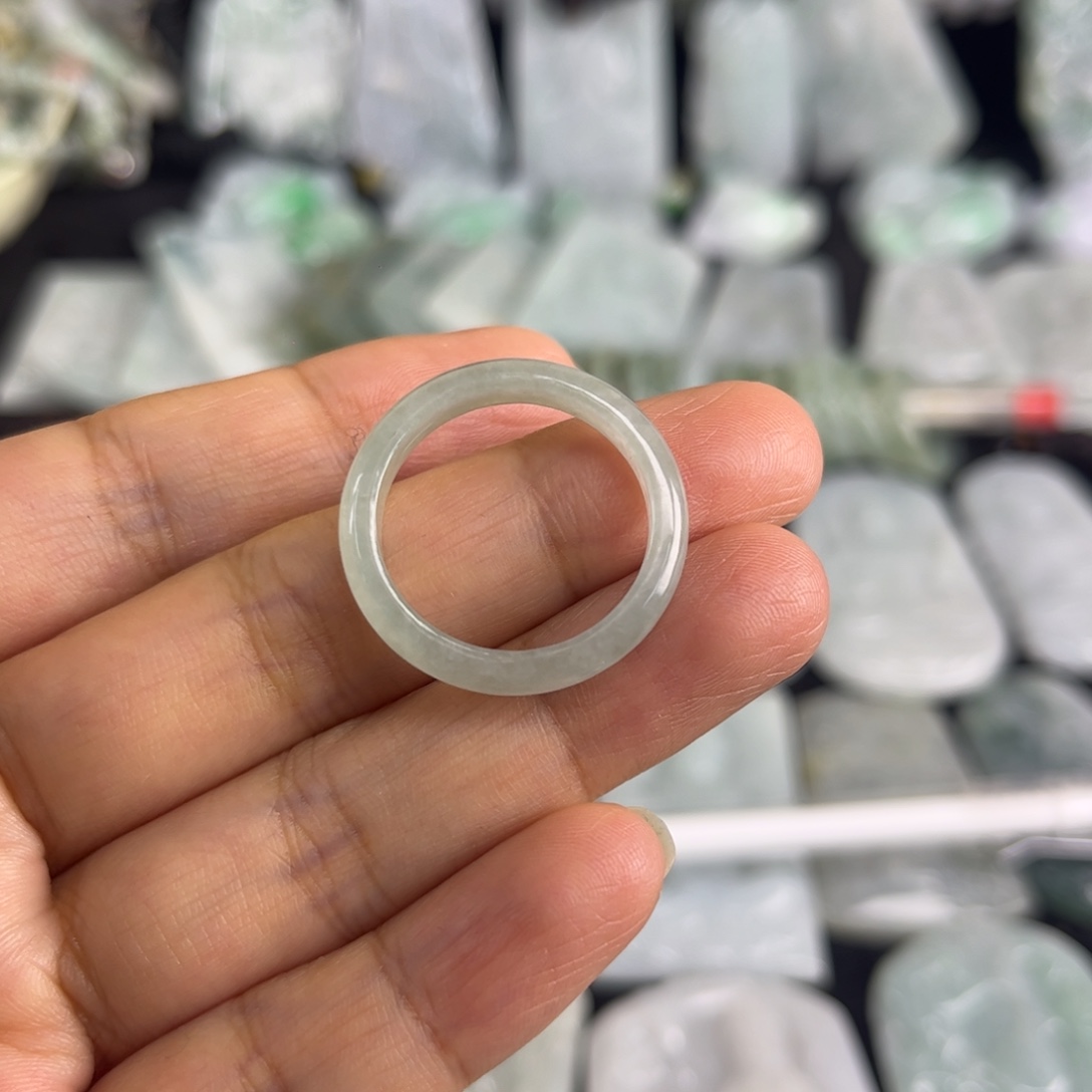 梦***…翡翠未镶嵌吊坠(赠链)