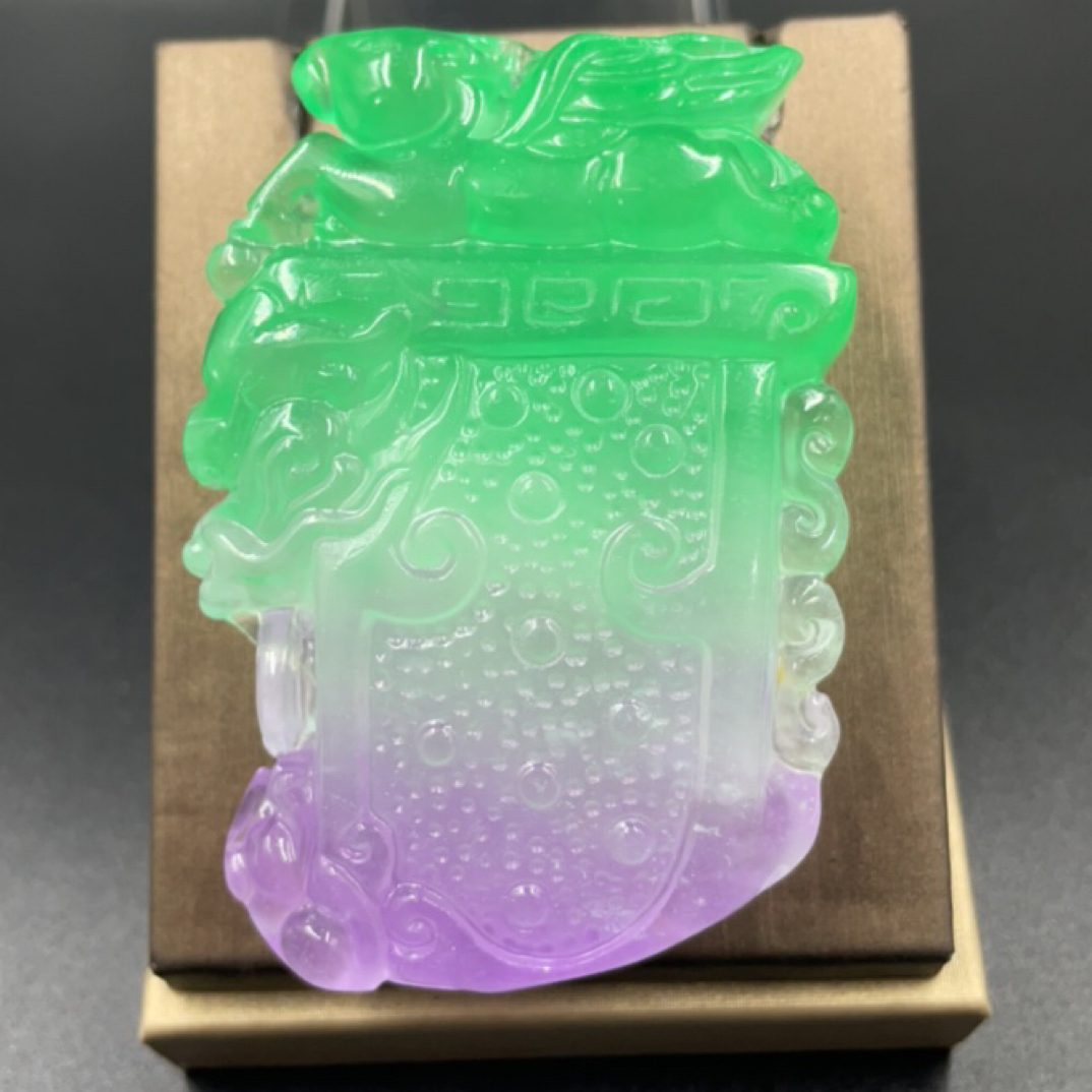   508  紫绿龙柱大吊坠牌