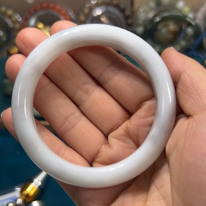 和田玉手镯未镶嵌57.8圈围10186