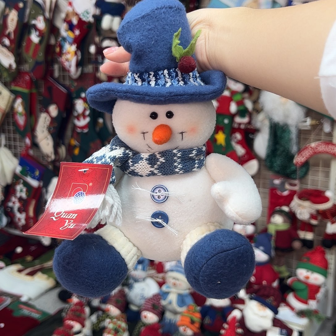 毛绒蓝白雪人摆件