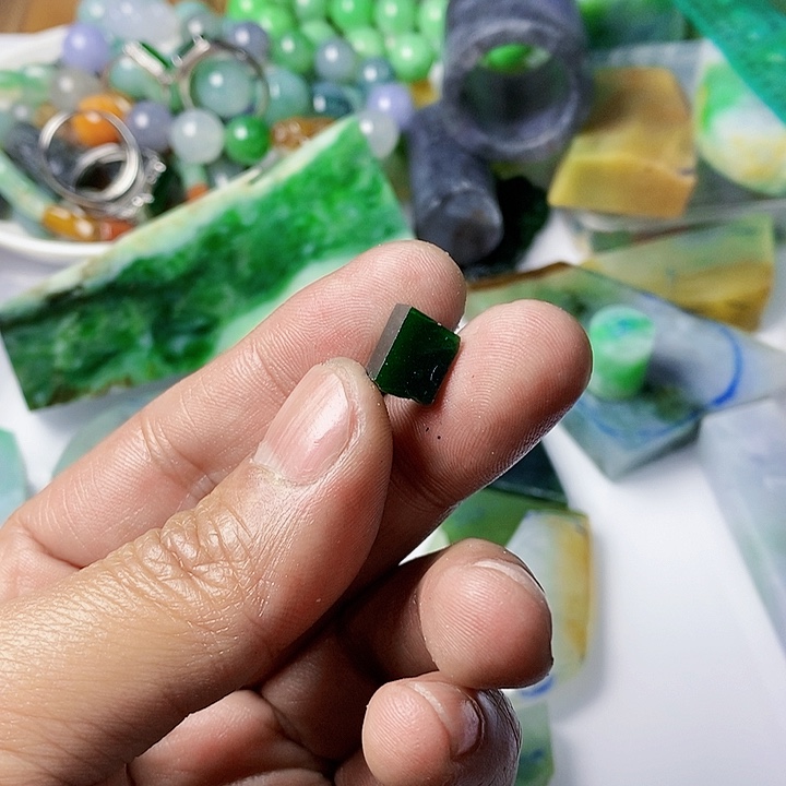 畲***珍翡翠散珠天然翡翠A货