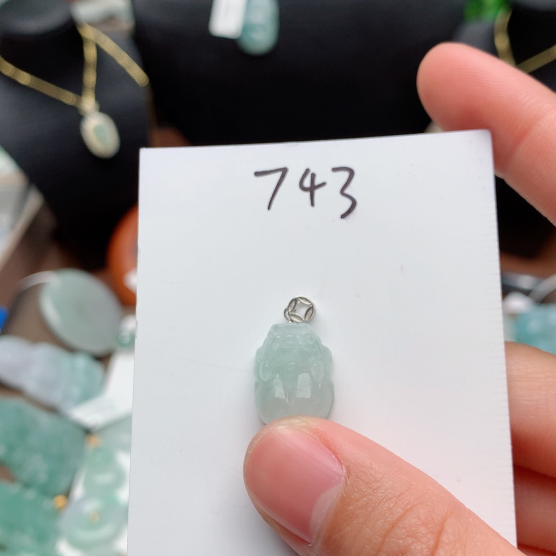 翡翠颈饰银S925镶嵌吊坠