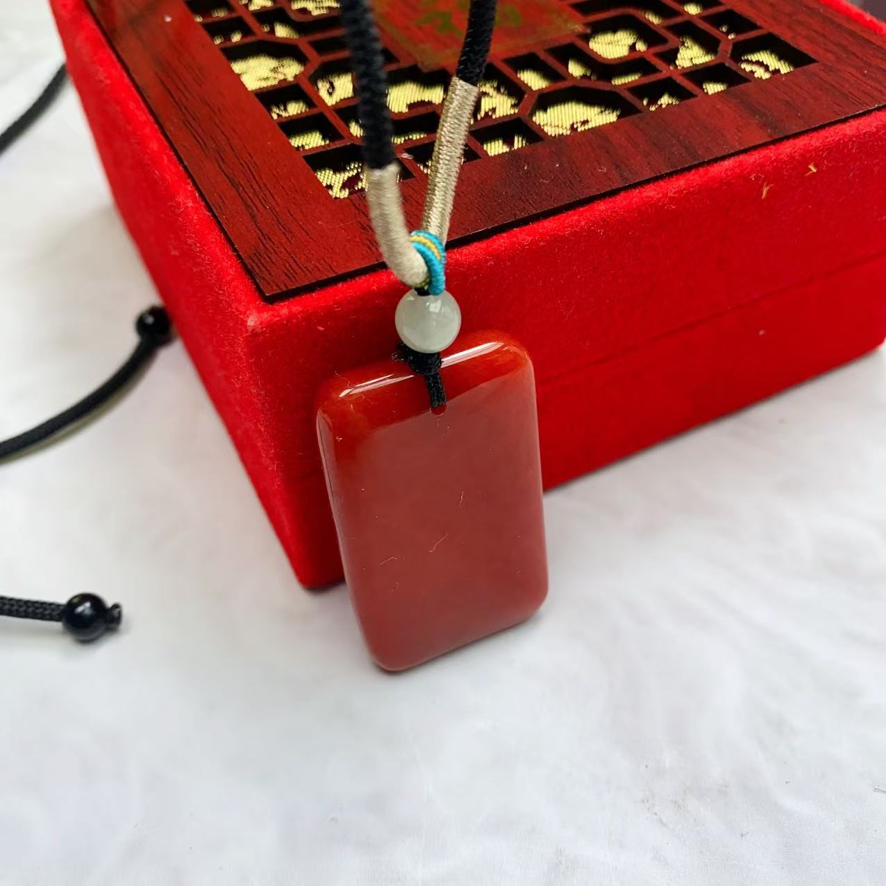 B1015红色系方牌项链吊坠