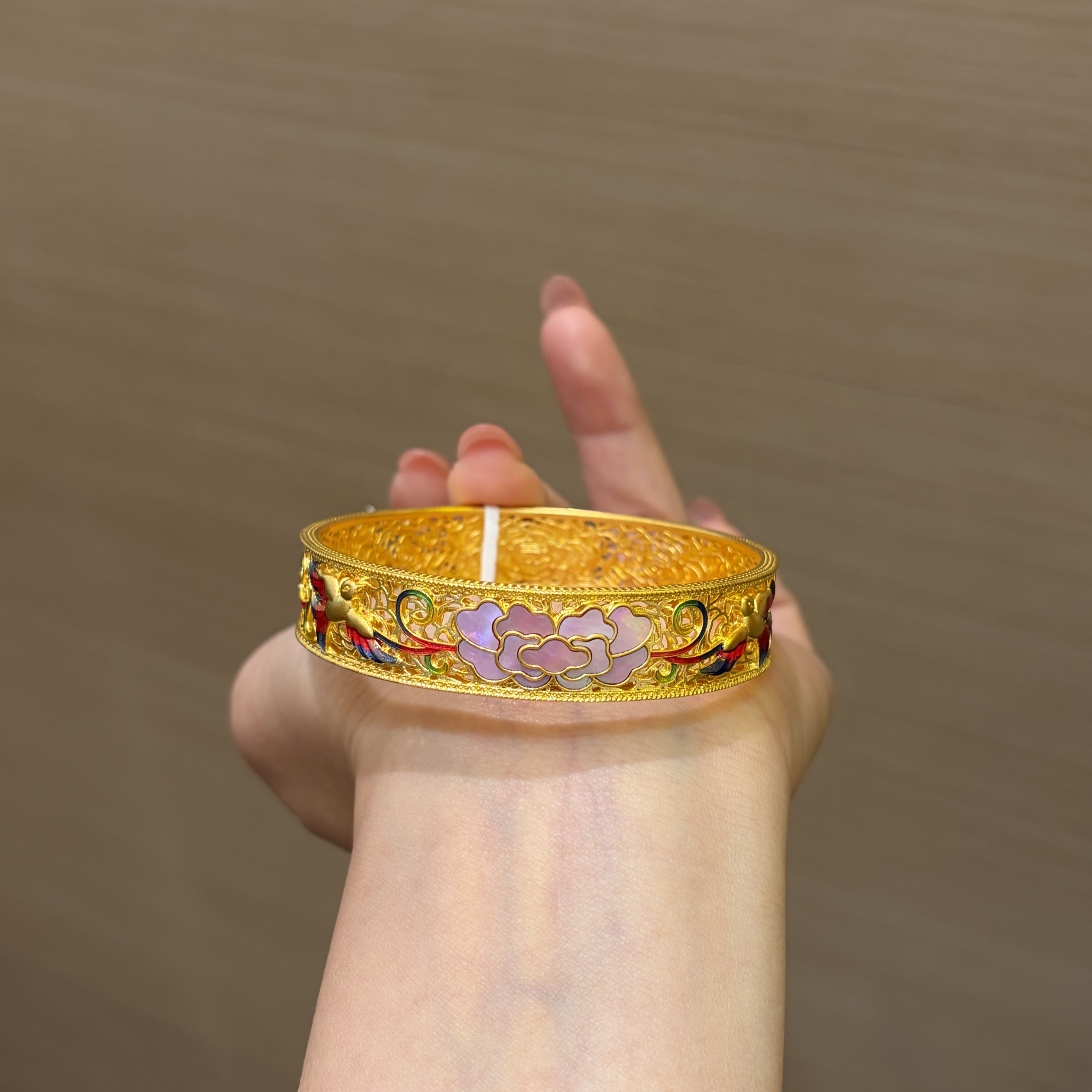 【菠萝珠宝】足金999 时尚螺钿珐琅金缕云双凤飞舞手镯