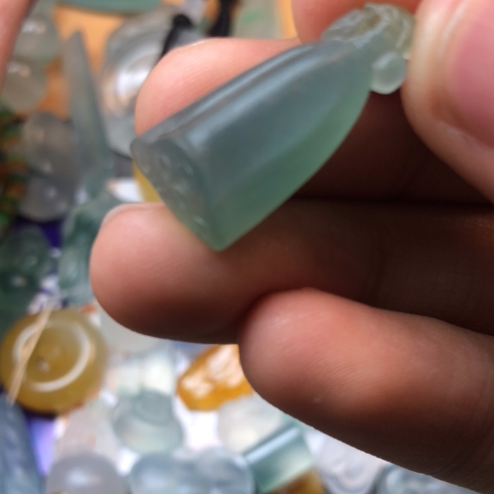 定制翡翠未镶嵌挂件