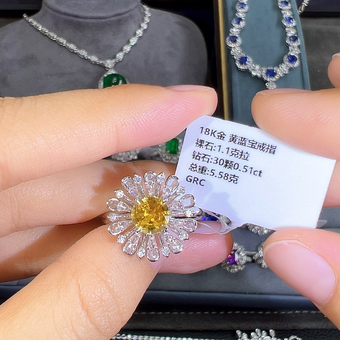 彩色蓝宝石戒指18K金镶嵌