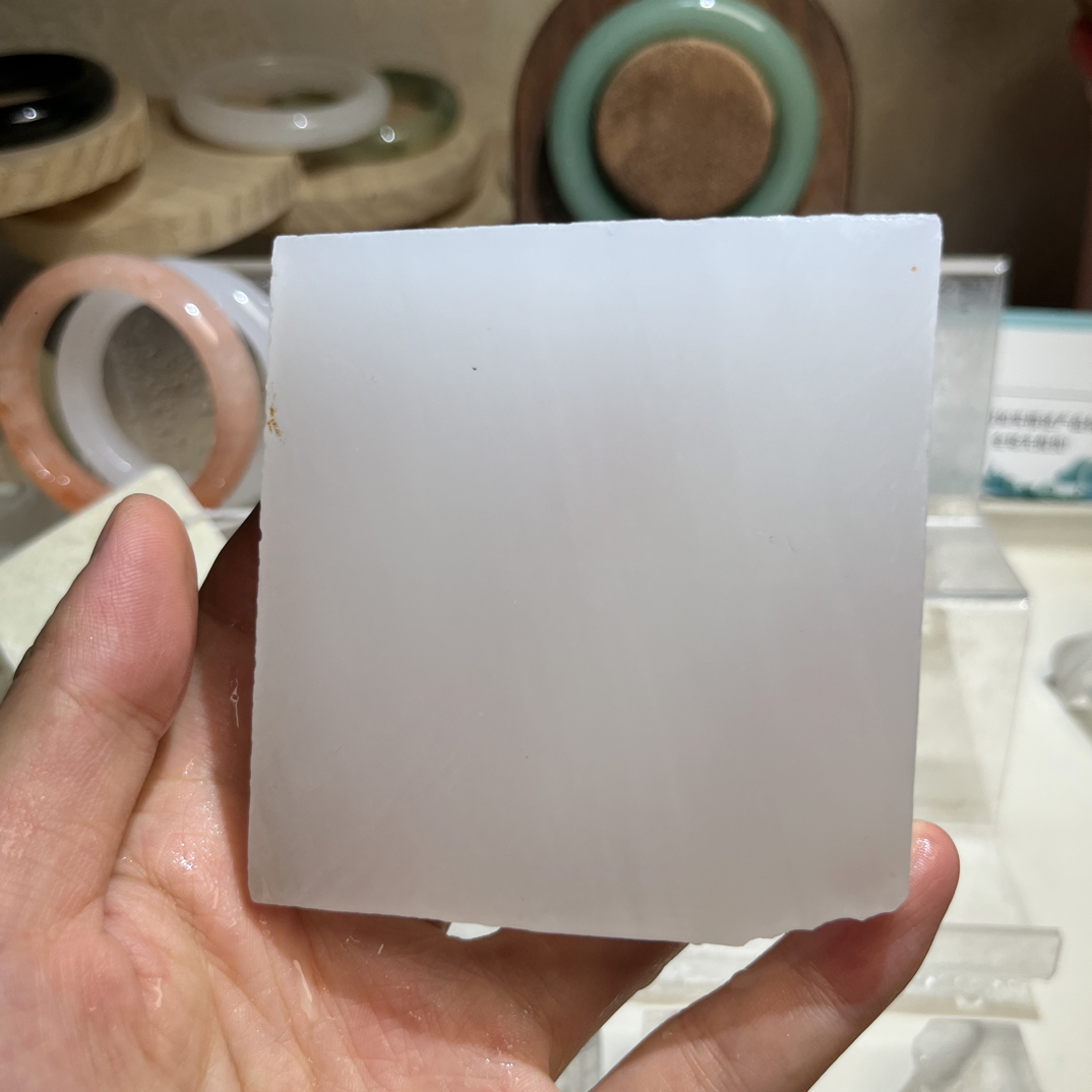 新疆天山翠白月光定制拍一发一多样性发货50-65圈口可选