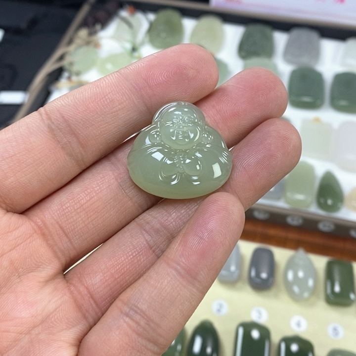 和田玉颈饰未镶嵌倾***落