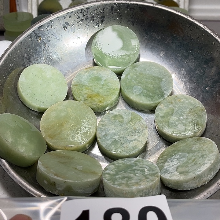 蛇纹石玉未镶嵌珠宝半成品