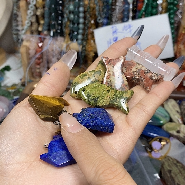 源***姨玛瑙/玉髓未镶嵌珠宝半成品