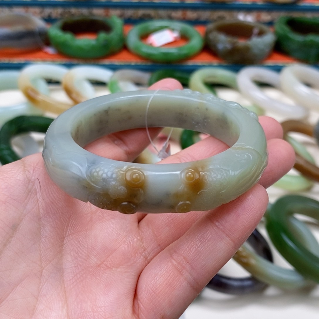 和田玉手镯55楼兰三色未镶嵌