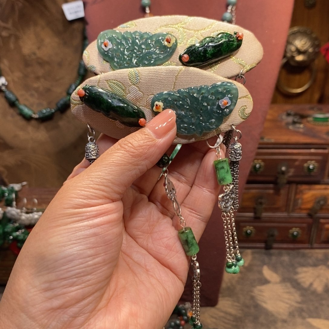 翡翠吊坠(赠链)未镶嵌