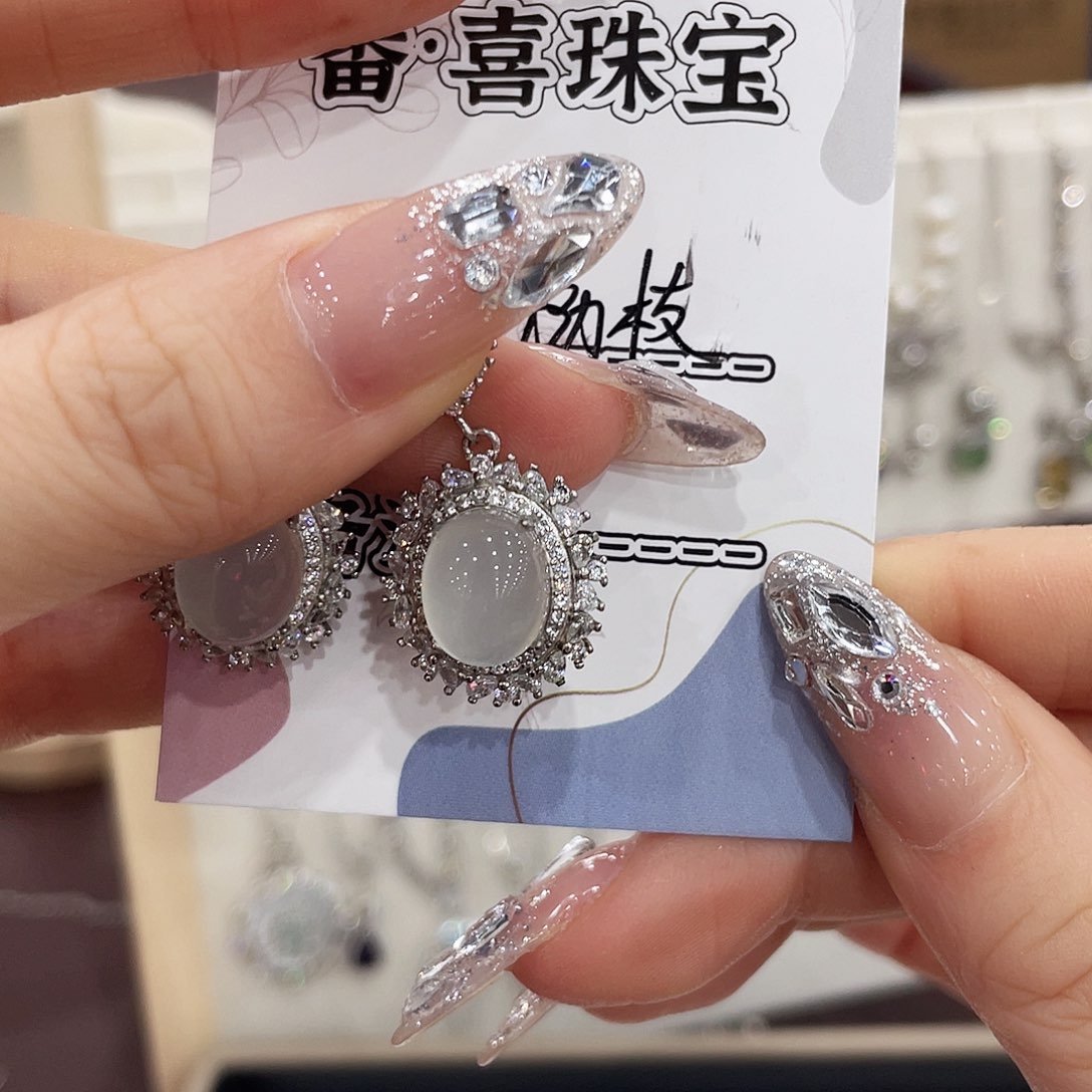 蛇纹石玉银S925镶嵌耳钉荔**啵耳环