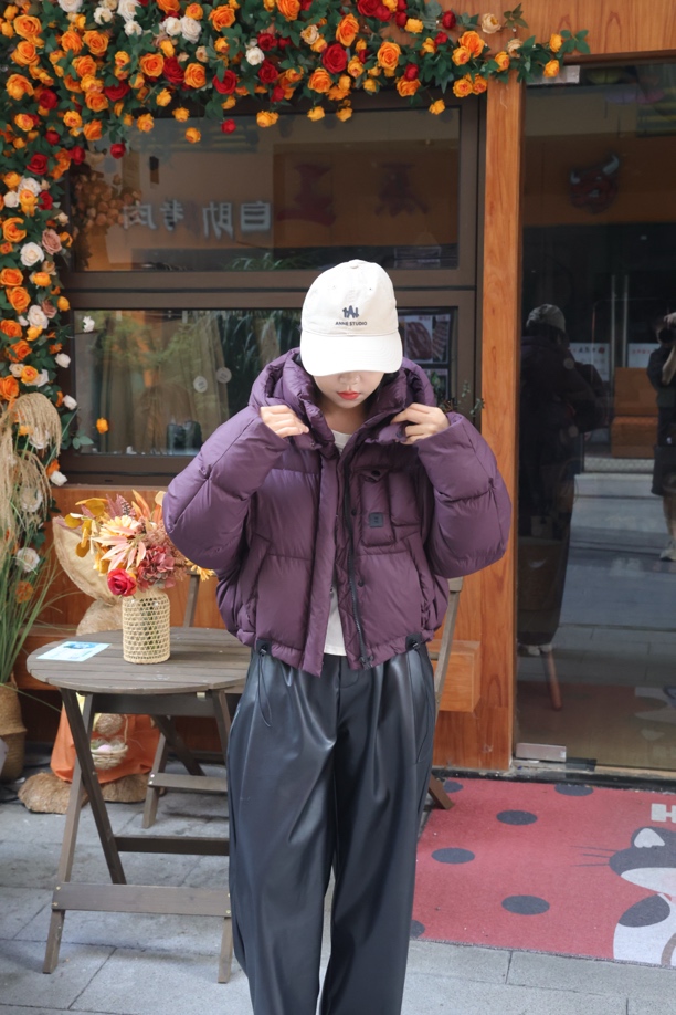 2024新款女士短款连帽羽绒服冬季保暖轻便宽松休闲时尚