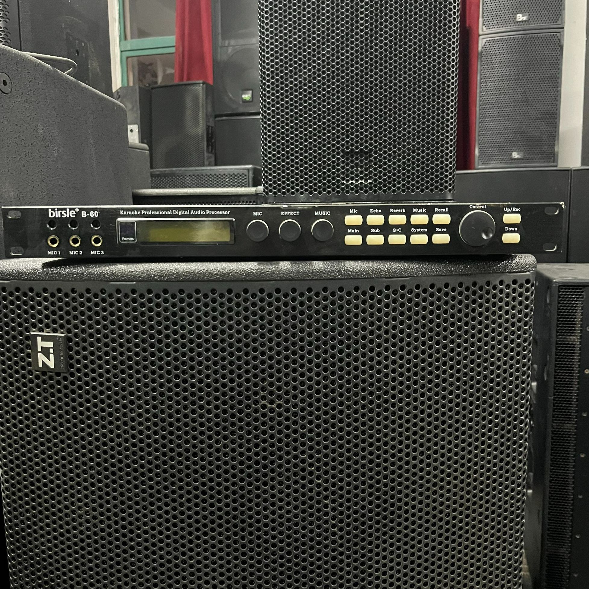 不包邮 8成效果器