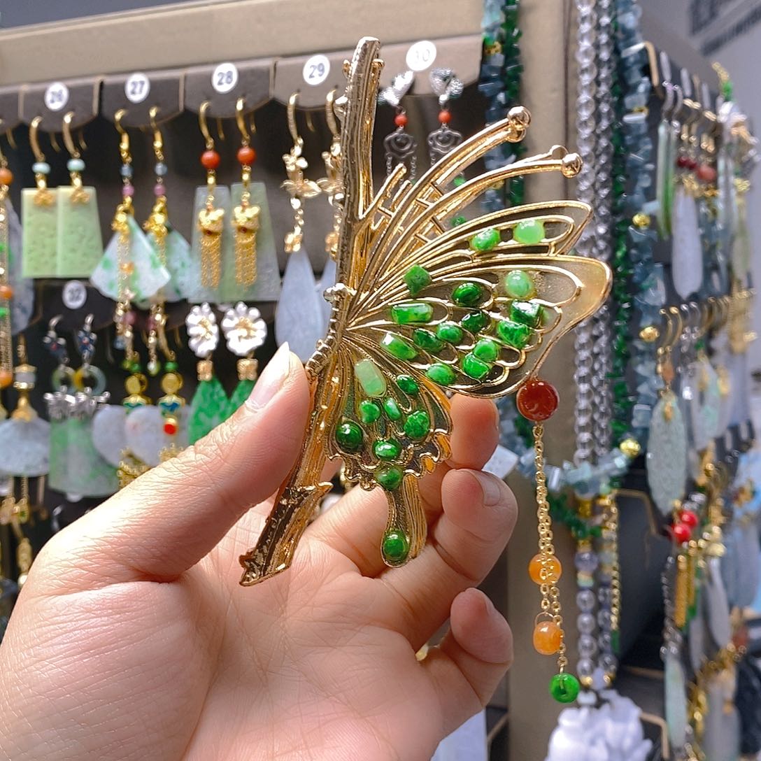 未镶嵌翡翠耳饰翡翠