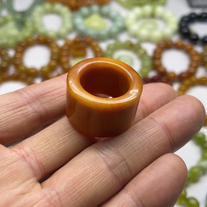 蛇纹石玉班指未镶嵌