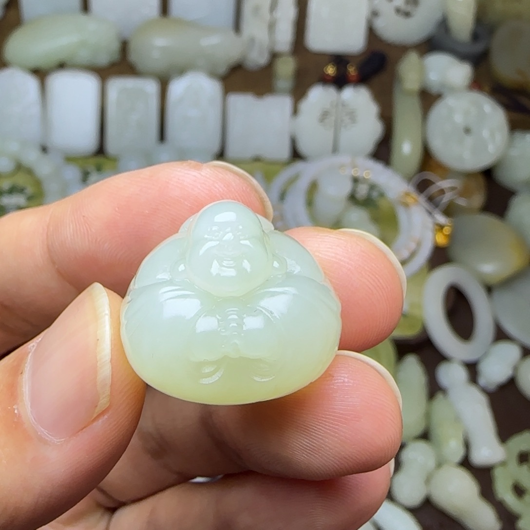 和田玉未镶嵌挂件抱抱佛