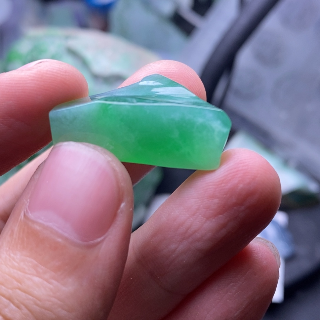 道***地定制翡翠未镶嵌       