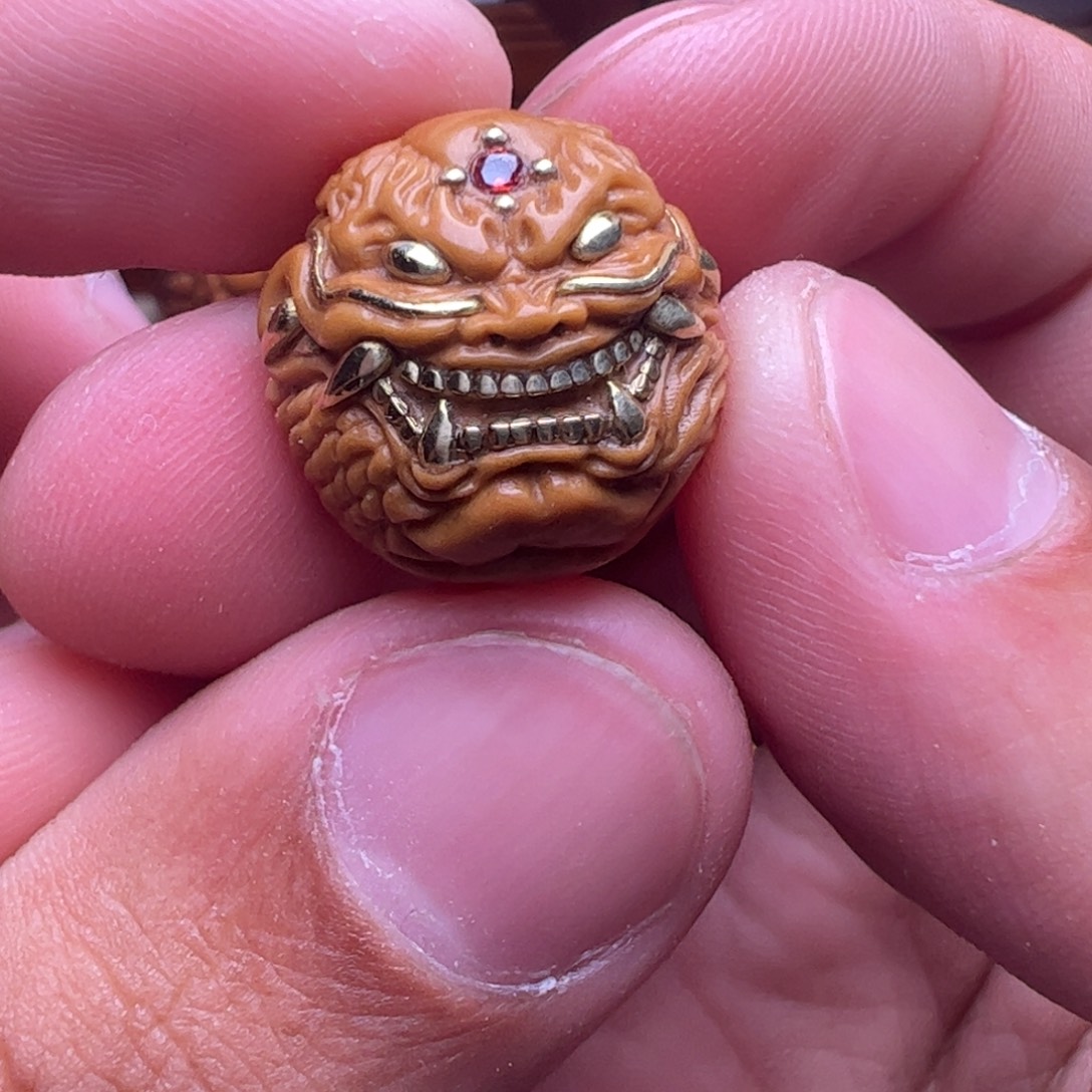 X***.猴头核桃吊坠镶嵌龙僧