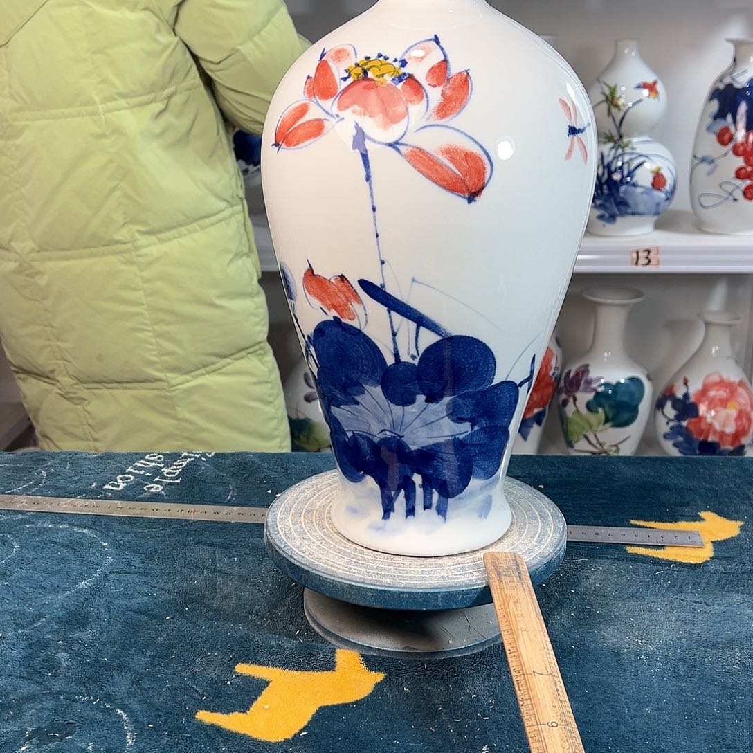 摆件景德镇陶瓷梅红荷