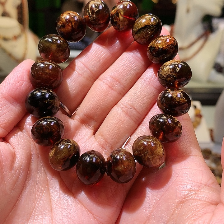 琥珀裸石未镶嵌念***别琥珀