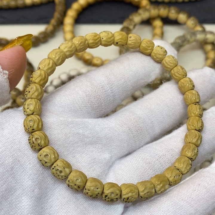 【闪购商品】星月菩提手串爆*原生态鸡油黄