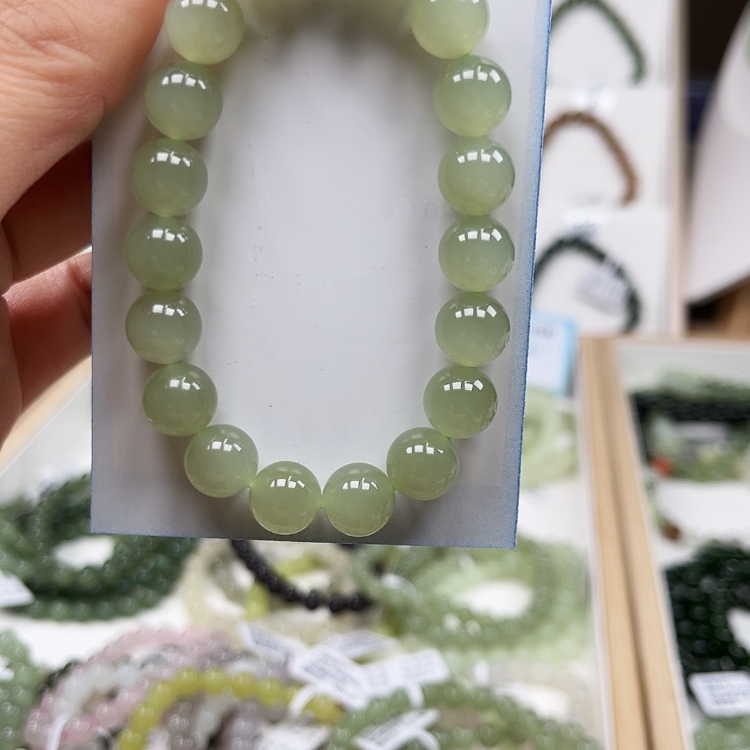 我***憨和田玉未镶嵌手串