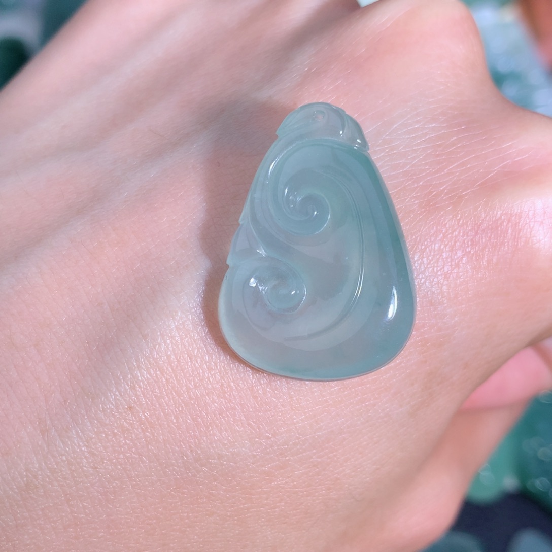 颈饰未镶嵌翡翠如意