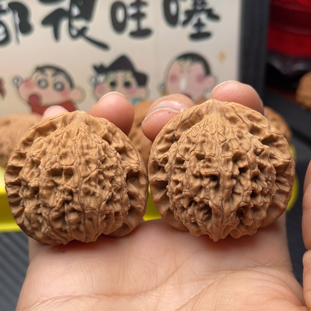 文玩核桃吊坠42虚尖水龙纹