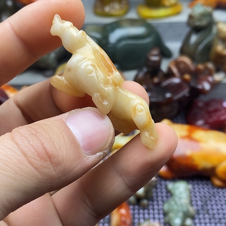 未镶嵌蛇纹石玉颈饰