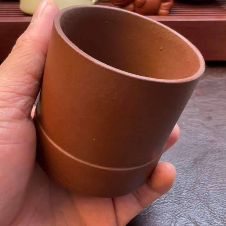 紫砂茶壶红皮龙主人杯，半手，微瑕，容量二百