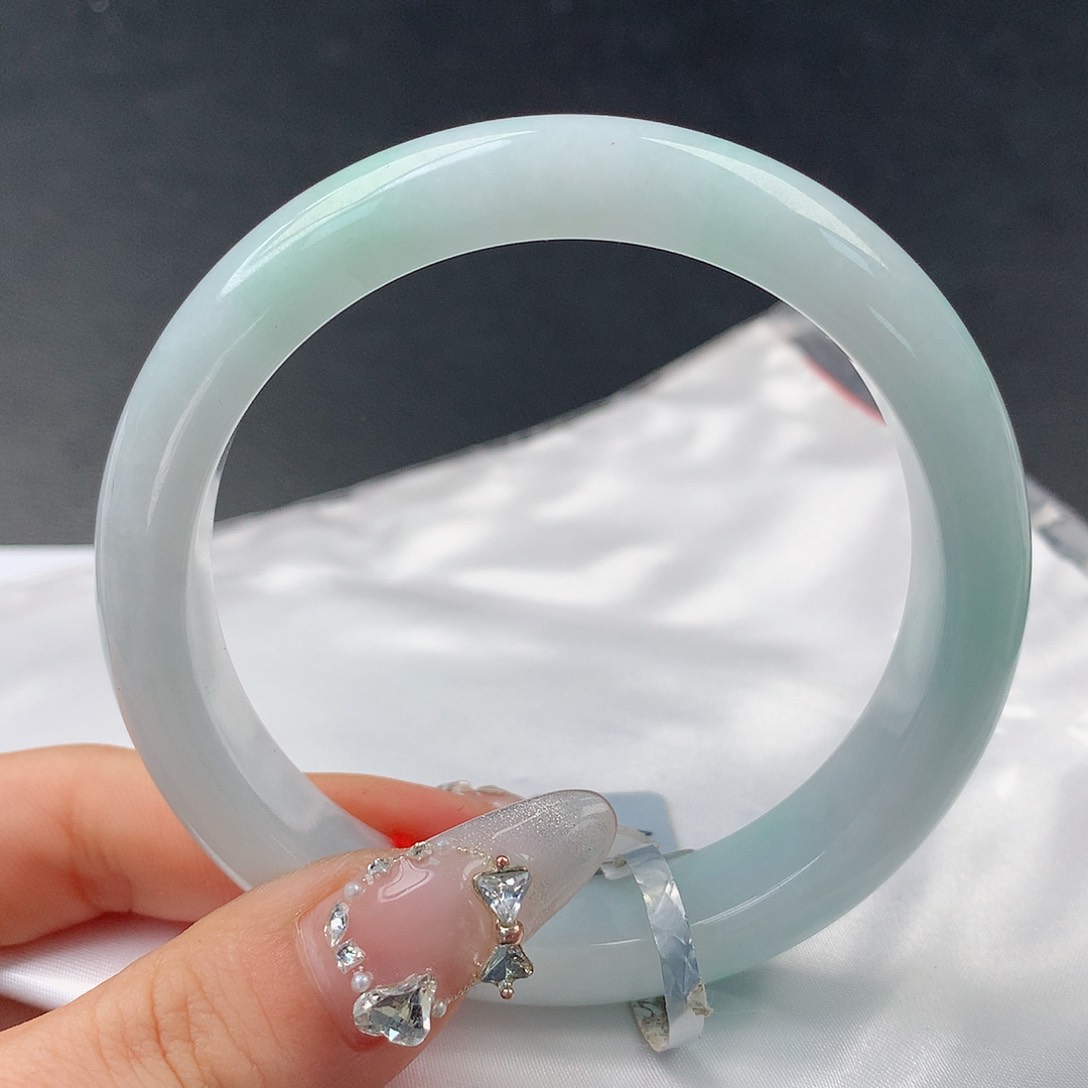 翡翠手镯未镶嵌77正60