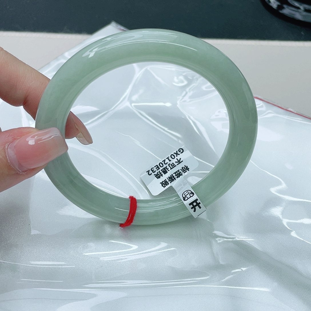 翡翠手镯未镶嵌圆61.5