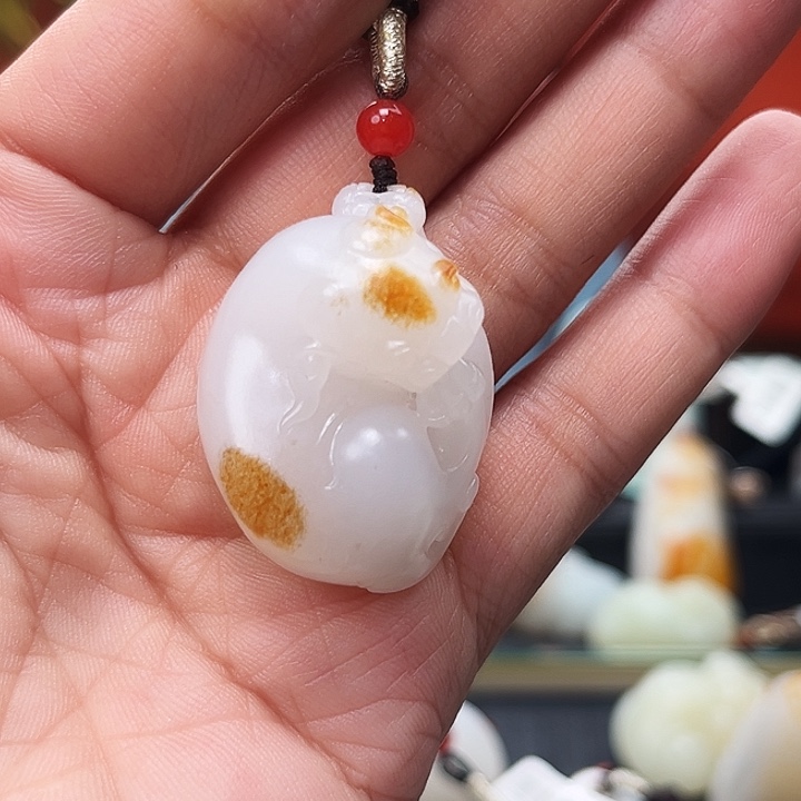 和田玉颈饰未镶嵌