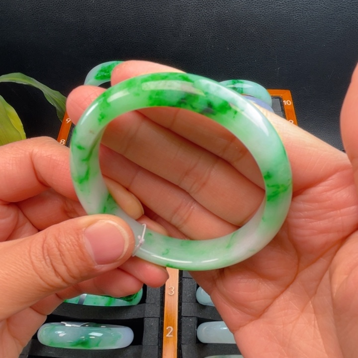 翡翠未镶嵌手镯（贵妃镯）缅甸翡翠