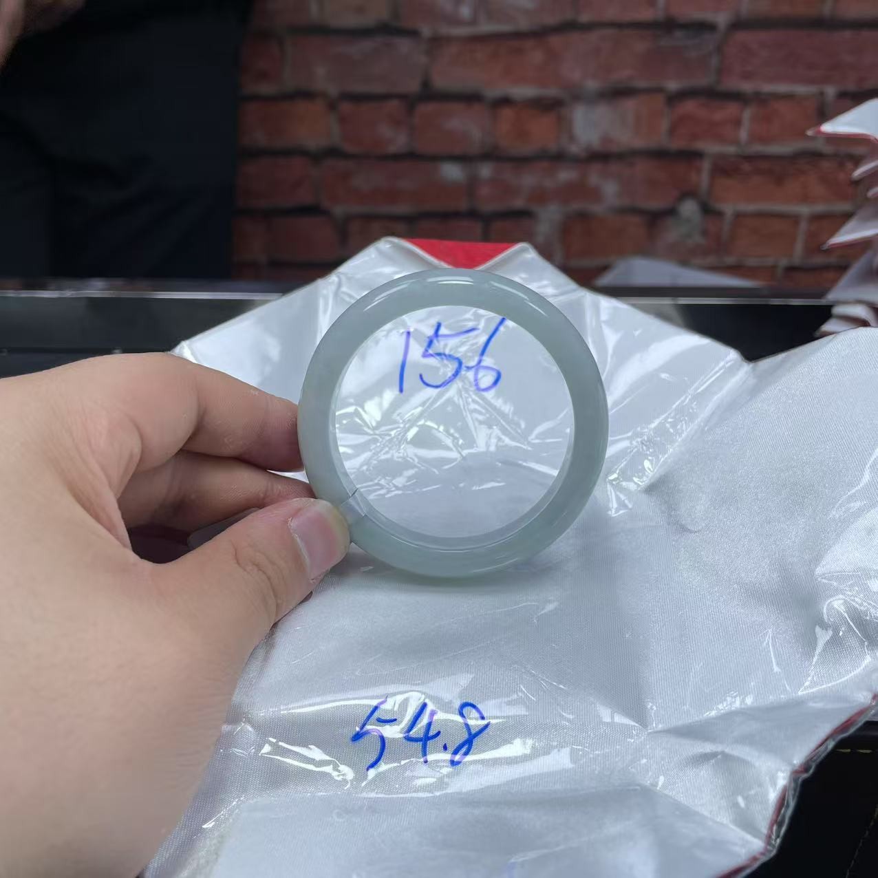 毛货手镯需精细抛光/156