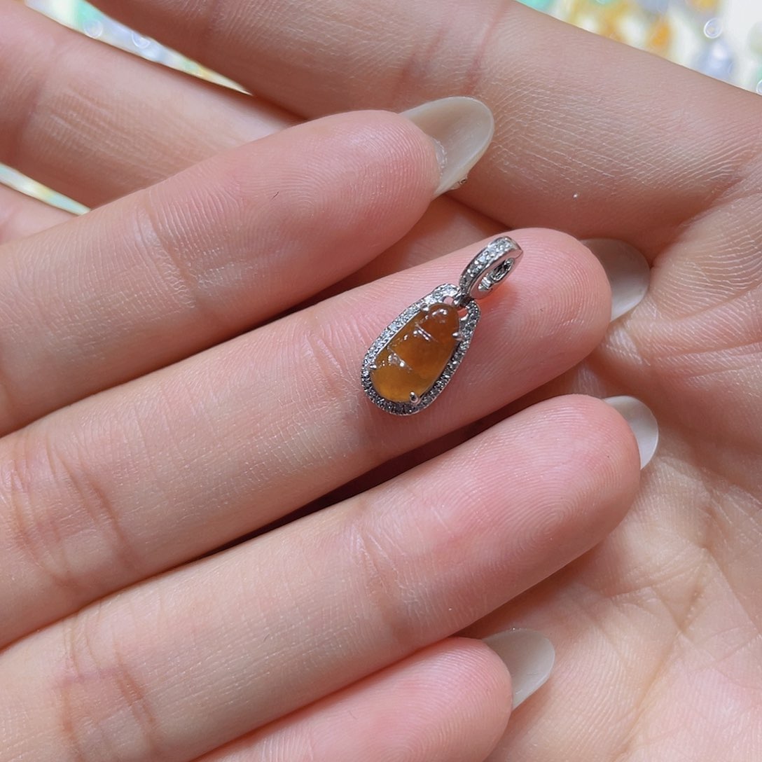 翡翠吊坠(不含链)18K金镶嵌