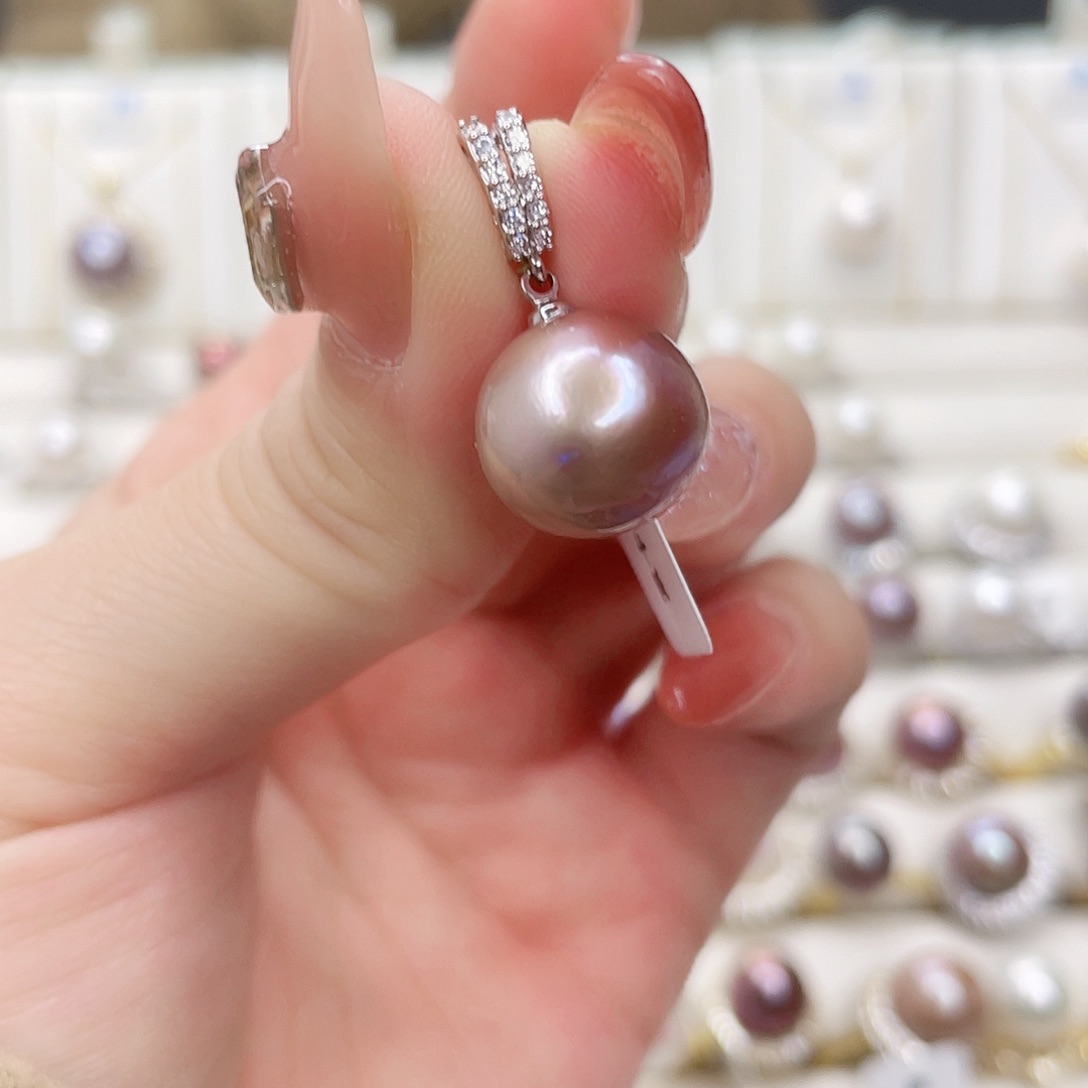 淡水珍珠吊坠(赠链)未镶嵌