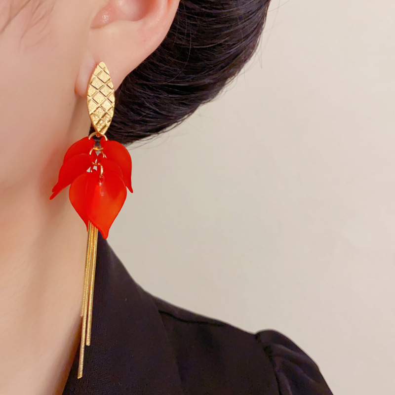 铜合金亚克力耳饰 时尚复古红色花瓣长款耳坠个性轻奢独特耳环