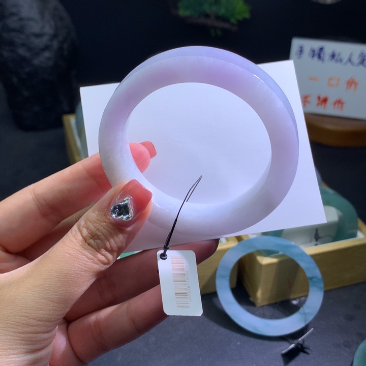 定制翡翠未镶嵌翡翠手镯