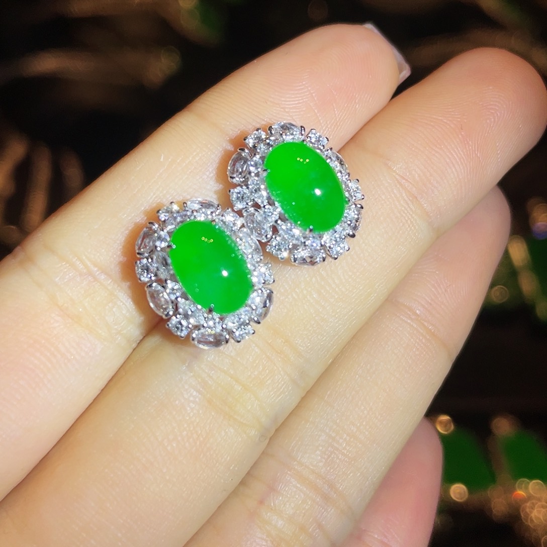 翡翠耳饰18K金镶嵌蛋面耳钉