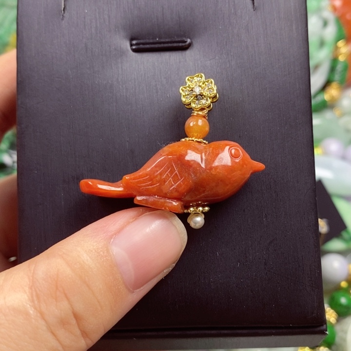 翡翠未镶嵌吊坠(赠链)