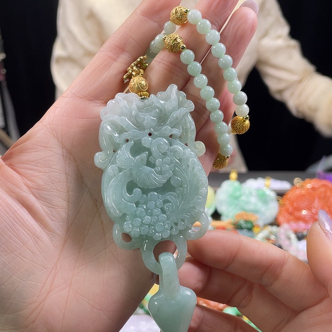 翡翠颈饰未镶嵌代编织