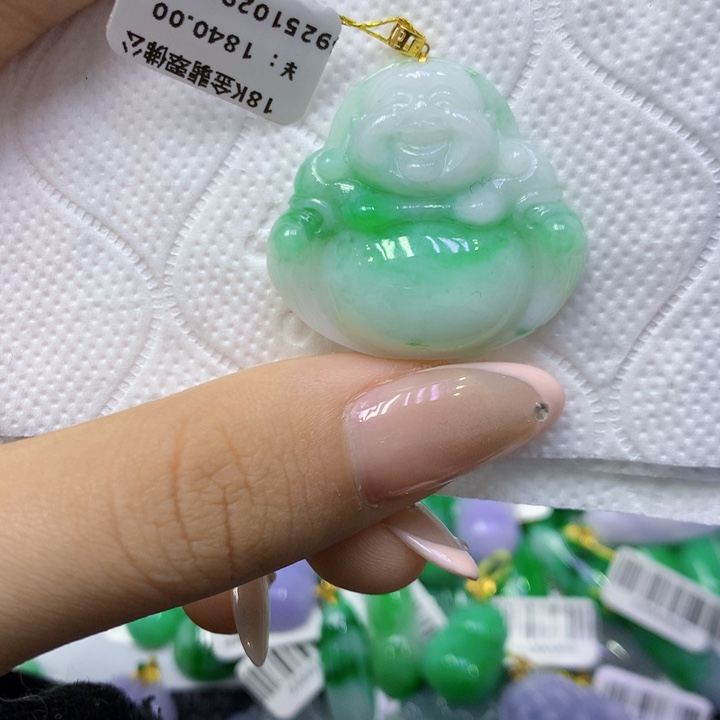 颈饰18K金镶嵌翡翠