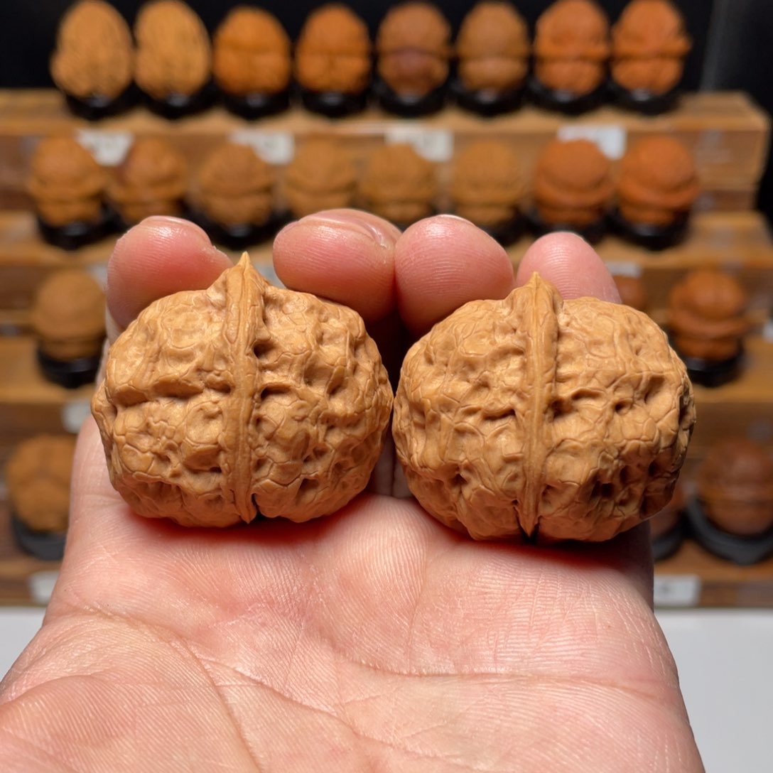 文玩核桃吊坠铁元宝