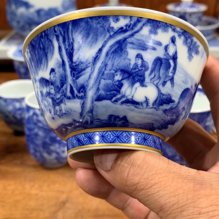 晓剑窑青花玉马图