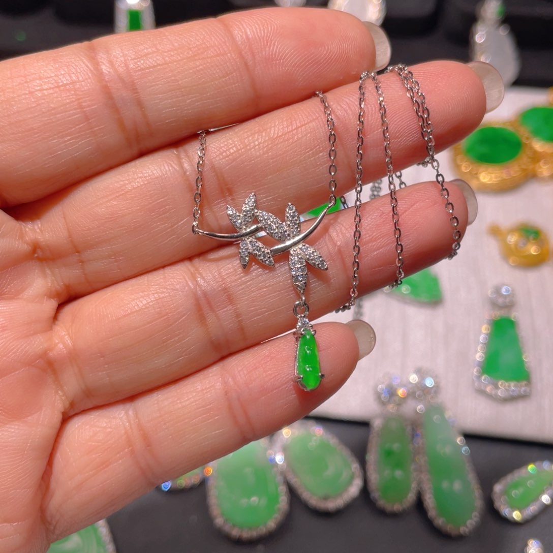 翡翠颈饰银S925镶嵌精品