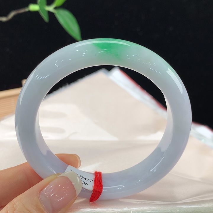 翡翠手镯未镶嵌111-0236