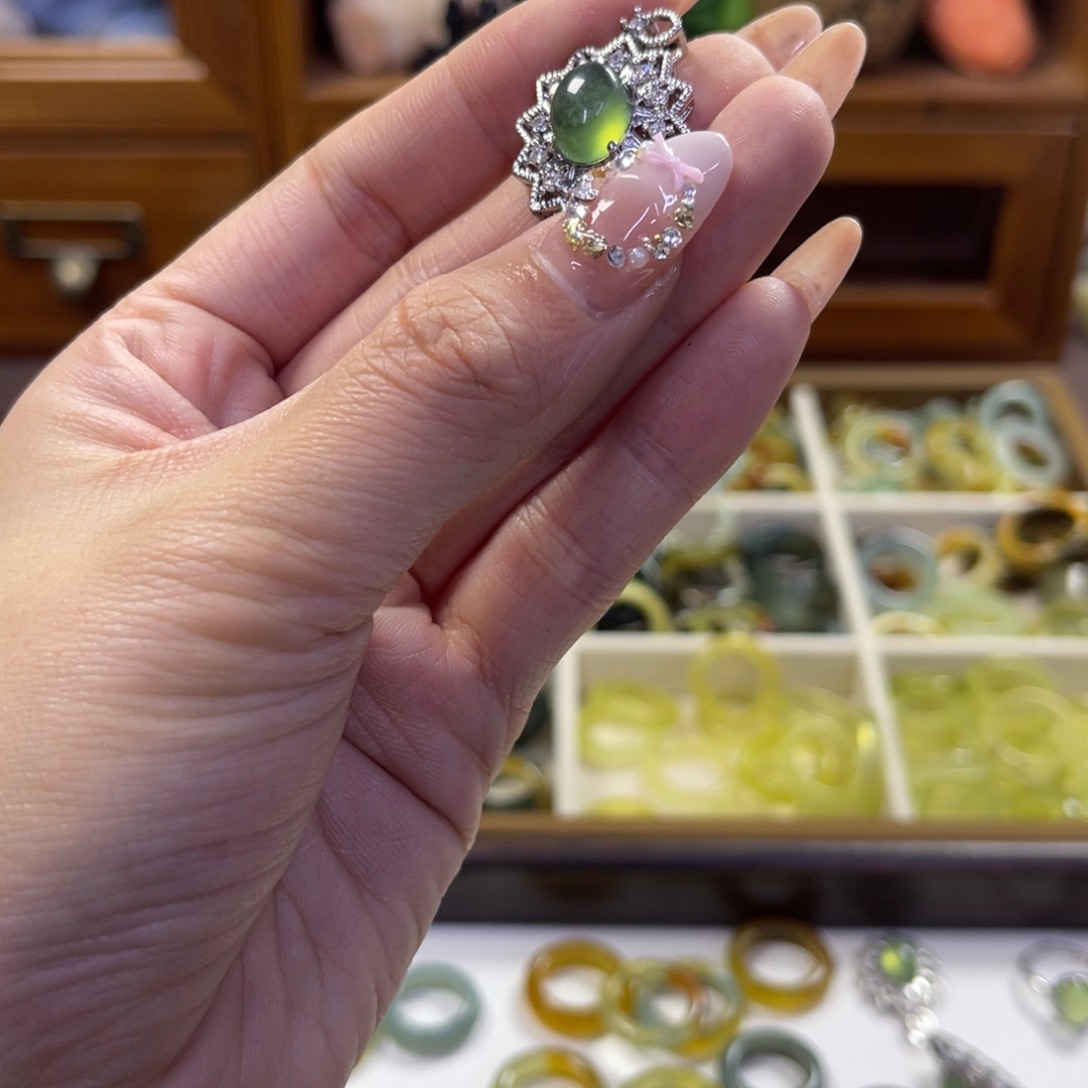 蛇纹石玉未镶嵌手镯100